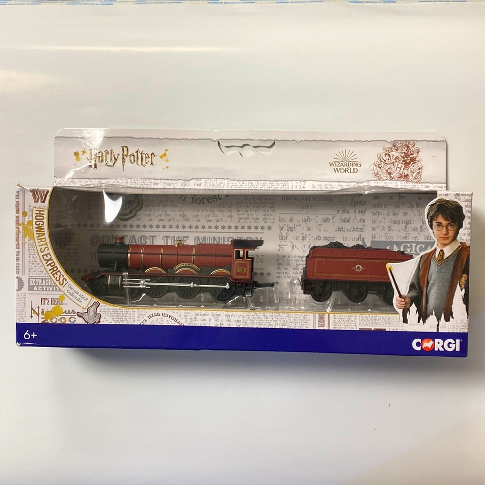 Corgi Harry Potter Wizarding World Hogwarts Express Die-cast Metal Collectible